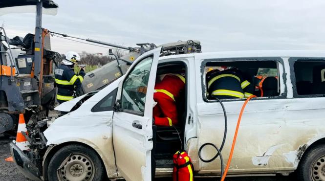 accident raniti microbuz autoturism