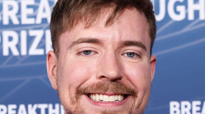 cel mai urmarit youtuber din lume banca milioane clienti