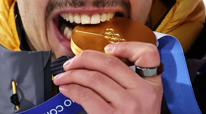 cum nascut unul dintre cele mai populare gesturi podiumul olimpic