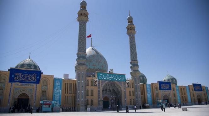 iranul ridicat steagul rosu moscheea jamkaran mesaj dur oras sfant qom
