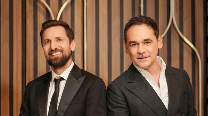 razvan si dani pornesc in cautarea celei mai sexy mamici in cadrul celei de a 10 a editii a concursului cu acelasi nume