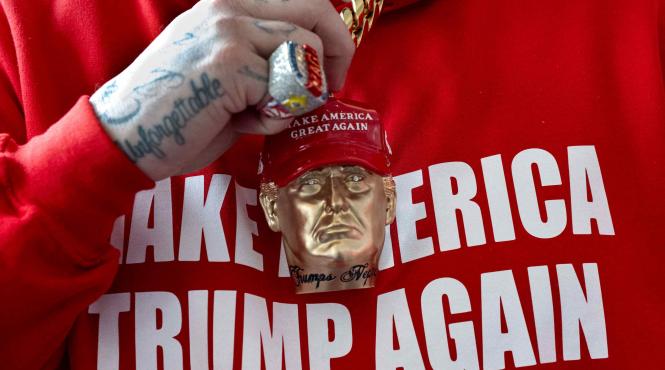 trump excludere tucker carlson maga criticile privind razboiul cu iranul