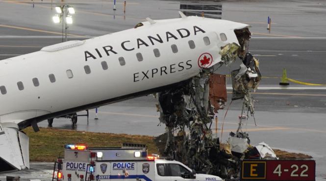 accident aviatic laguardia coliziune avion camion pompieri new york