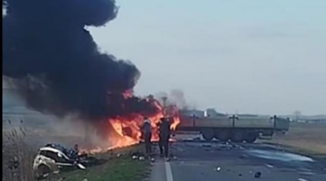 accident mortal vaslui tir autoturism impact flacari