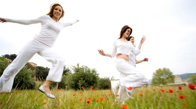 horoscopul lunii aprilie 2026 schimbari intense noi inceputuri transformari personale profunde