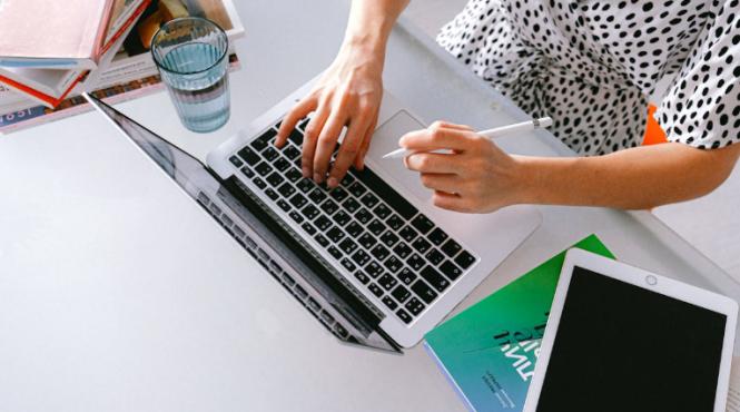 ce tipuri de asigurari pot fi relevante pentru o companie it in 2026 intre conformitate globala si crestere sustenabila