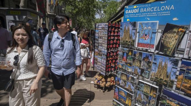 barcelona dubleaza taxele pentru turisti