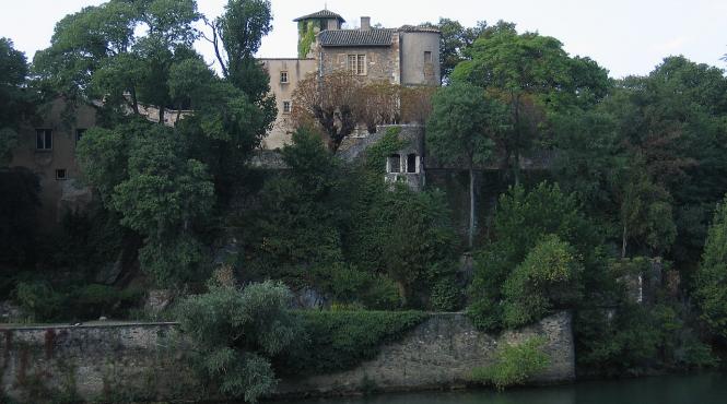 castel monument istoric scos la vanzare la pret de apartament