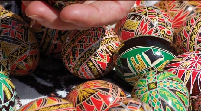 traditia incondeierii oualor de paste prezentata la castelul vianden cu sprijinul icr bruxelles