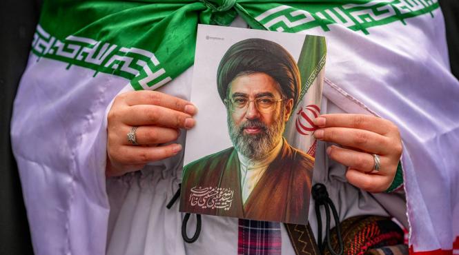 ayatollahul mojtaba khamenei lider suprem iran desfigurat