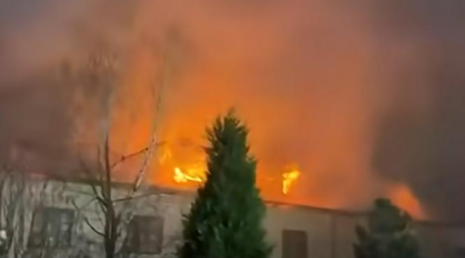 incendiu violent la manastirea bistrita ard chiliile in prima zi de paste