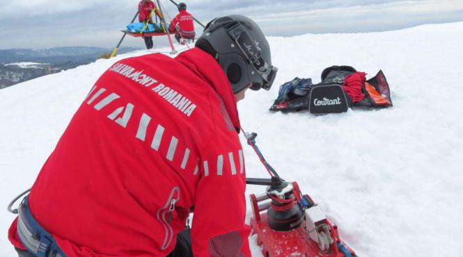 muntii fagaras salvamont femeie accidentata