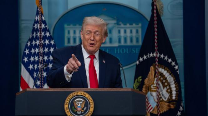 trump ameninta china daca ii prindem ca ajuta iranul punem taxe vamale de 50