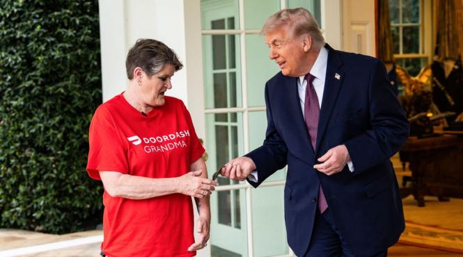 trump 100 dolari bacsis livrator doordash