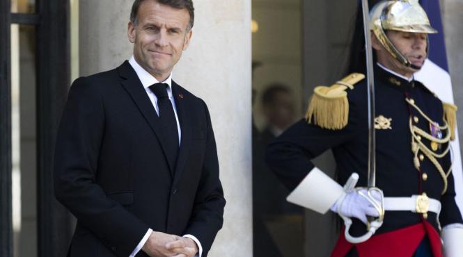 scandal varful frantei politia oprita usa palatului elysee