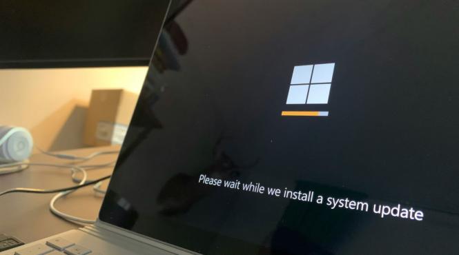 update windows fals fura date solutie microsoft aprilie 2026