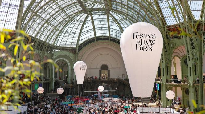 parisul capitala mondiala a cartii sub semnul lecturii si al calatoriei