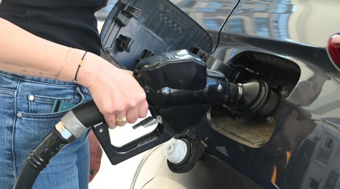 trump benzina scumpire politici