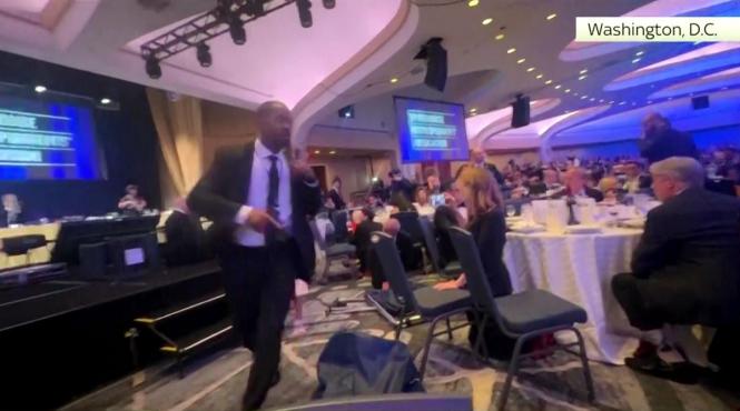 atac casa alba teorii conspirationiste steag fals