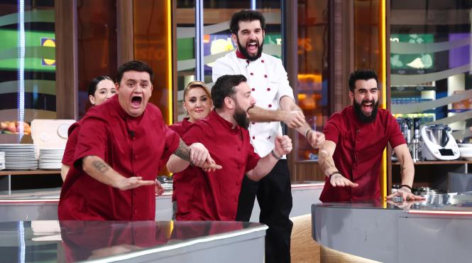 chefi cutite provocare dura diseara chefii isi impun unii altora combinatii grele de ingrediente