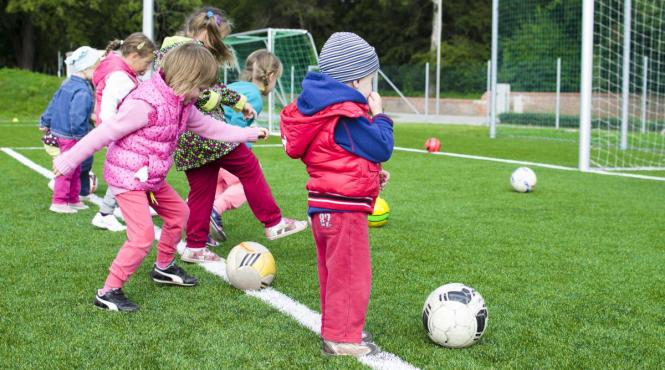 sportul in echipa mai mult decat miscare lectii importante copii