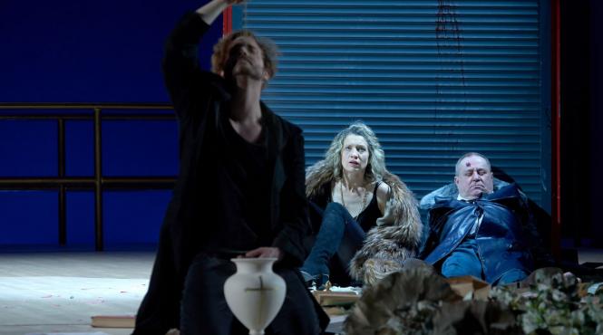 hamlet regizat de gabor tompa la festivalul international shakespeare de la craiova