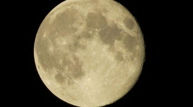 viata luna realitate sua baza lunara permanenta