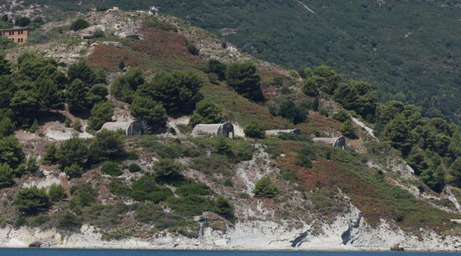insula sazan albania proiect jared kushner proteste