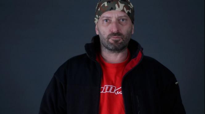 cheloo internat la psihiatrie dupa ce si ar fi provocat o rana la gat