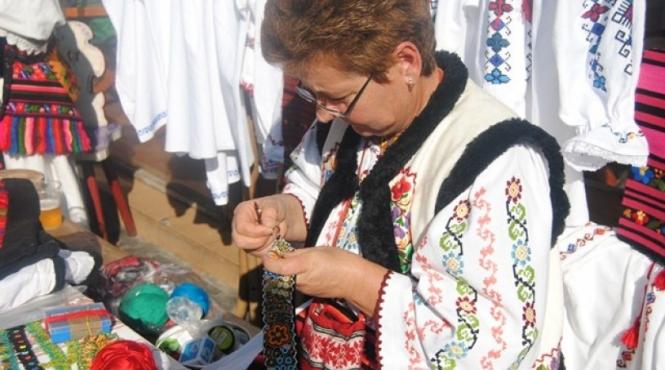 targ sanziene muzeul taranului mestesuguri produse traditionale