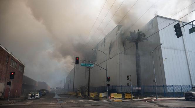 los angeles acoperit fum stare urgenta incendiu proportii