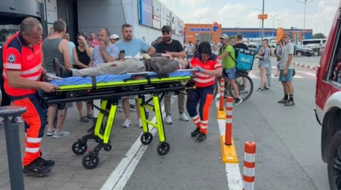 accident mall timisoara trei pietoni raniti sofer 65 ani taxi