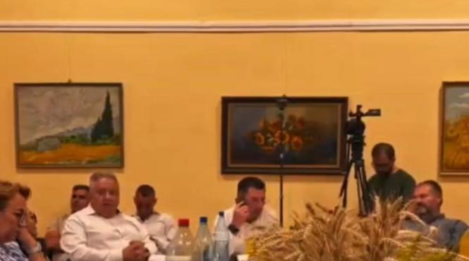 pusl acuza un derapaj grav la sannicolau mare consilierii opozitiei evacuati dupa ce au refuzat sa voteze sub presiune