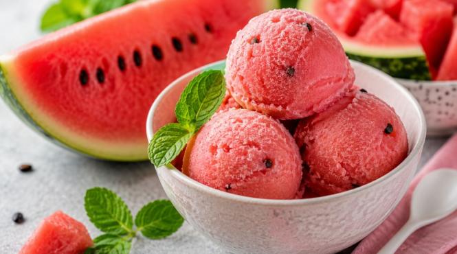 desertul verii inghetata de pepene racoritoare si cu putine calorii