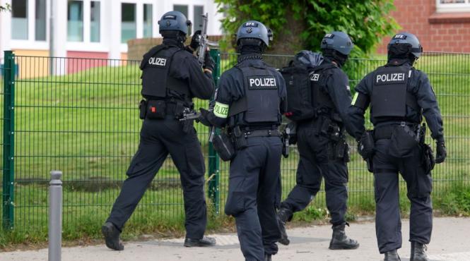 atac armat stade germania 5 morti suspecti arestati