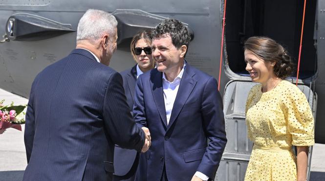 aparitia mirabelei gradinaru la summitul nato ce tinute a ales partenera lui nicusor dan