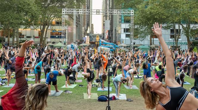 yoga chiar face bine tuturor