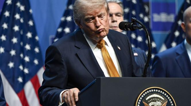 donald trump piete financiare bani criptomonede