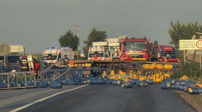 accident neamt dn2 e85 camion butelii sase raniti trei copii