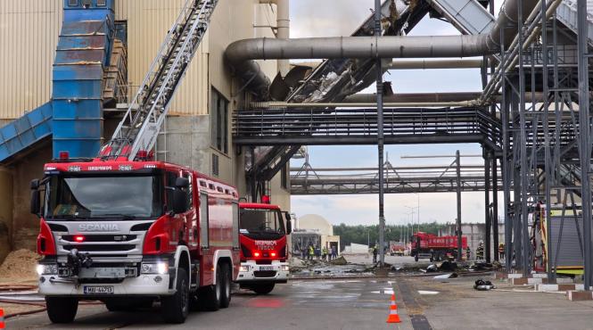 explozie incendiu fabrica lemn brasov plan rosu activat de urgenta