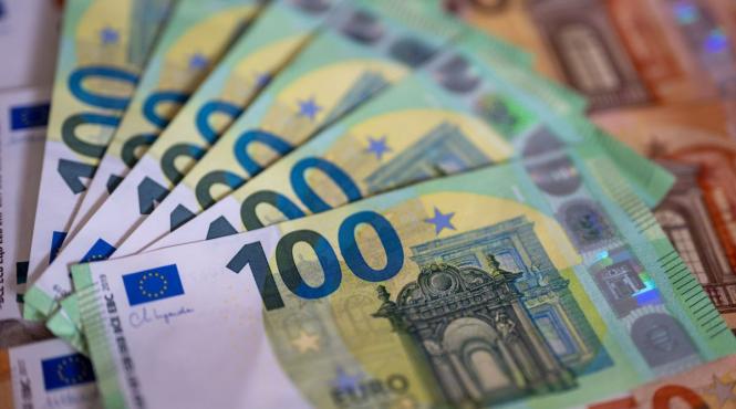 discriminare femeile castig ue medie aproape 3 900 euro mai putin decat barbatii