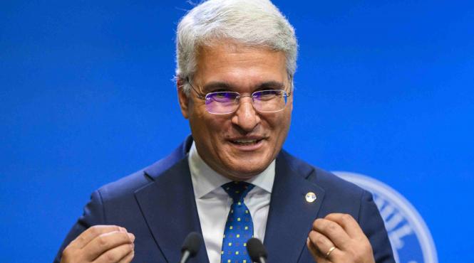 ipocrizie scandal lege salarizare pislaru cumpara deserturi vegane organizare evenimente