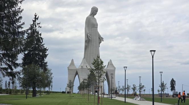 statuie fecioara maria konotopie polonia miliardar