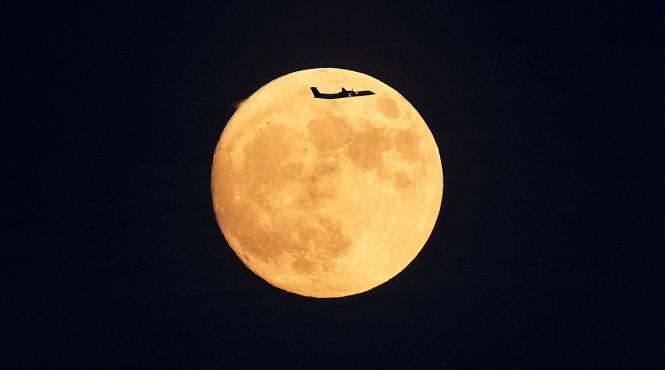 intoarcere oameni luna echipaj misiunea nasa