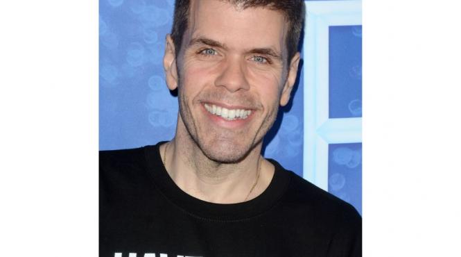 perez hilton internat livestream tiktok autovatamare