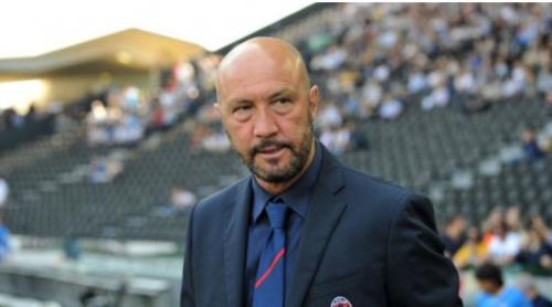 Cum a ajuns Zenga, de fapt, antrenor în România. Făcea reclamă la aspiratoare