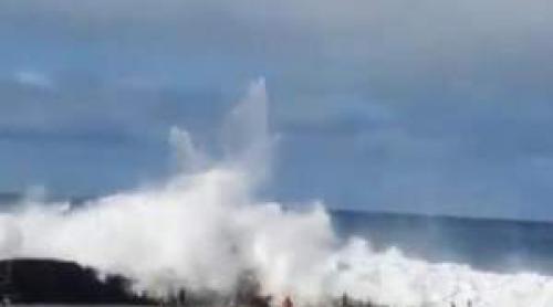 Doi români și au pierdut viața în Tenerife! Au murit după ce au fost luați de un val uriaș care a lovit cu forță o piscină