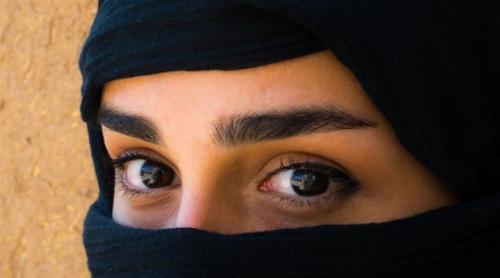 O femeie a scăpat de execuție în Iran după ce a plătit bani pentru sânge. Ce înseamnă „qisas” și „diya” și de ce se practică și acum