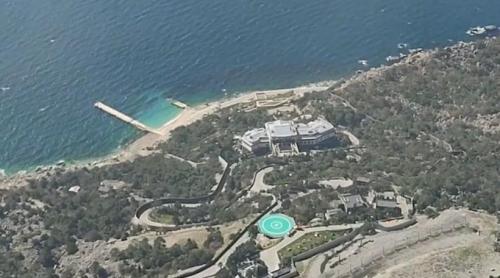 Putin și a făcut încă un palat, în Crimeea. Are și spital la parter, cu sală de operație, criocameră și aparate cu raze X