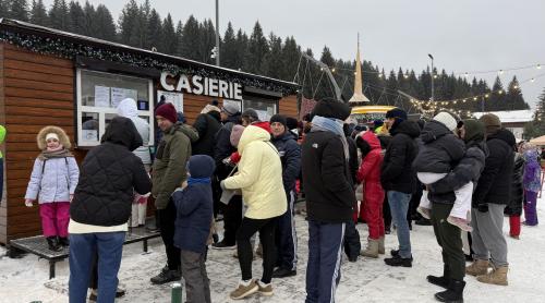 Vacanță cu nervii întinși la maximum: haos, cozi peste tot și alcool pe pârtie în Poiana Brașov